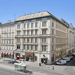 Living An Der Oper **** Вена