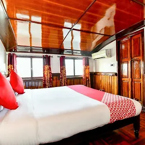oyo-24146-anugraha-houseboat-6bhk.kerala-hotels.net/