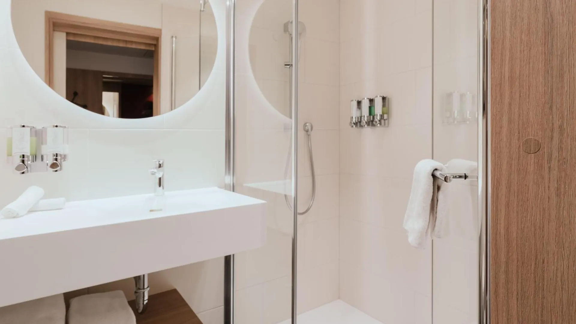 Hampton By Hilton Vienna City West Hotel